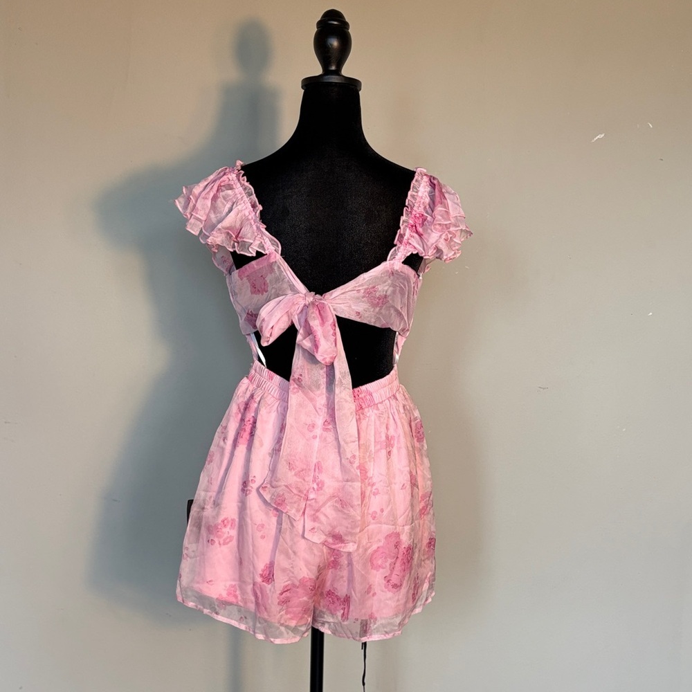 Lulu's Adorable existence pink floral flutter sleeve tie back romper - Picture 6 of 8